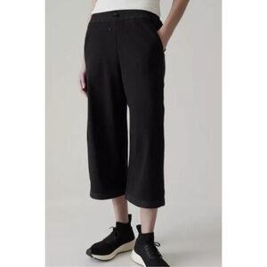 Athleta Triumph Hybrid Wide Leg crop pants size XL/T black